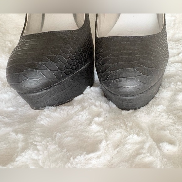 NWOB ALDO’s Elegant Black Textured Women's Heels in size 8 - Picture 9 of 12